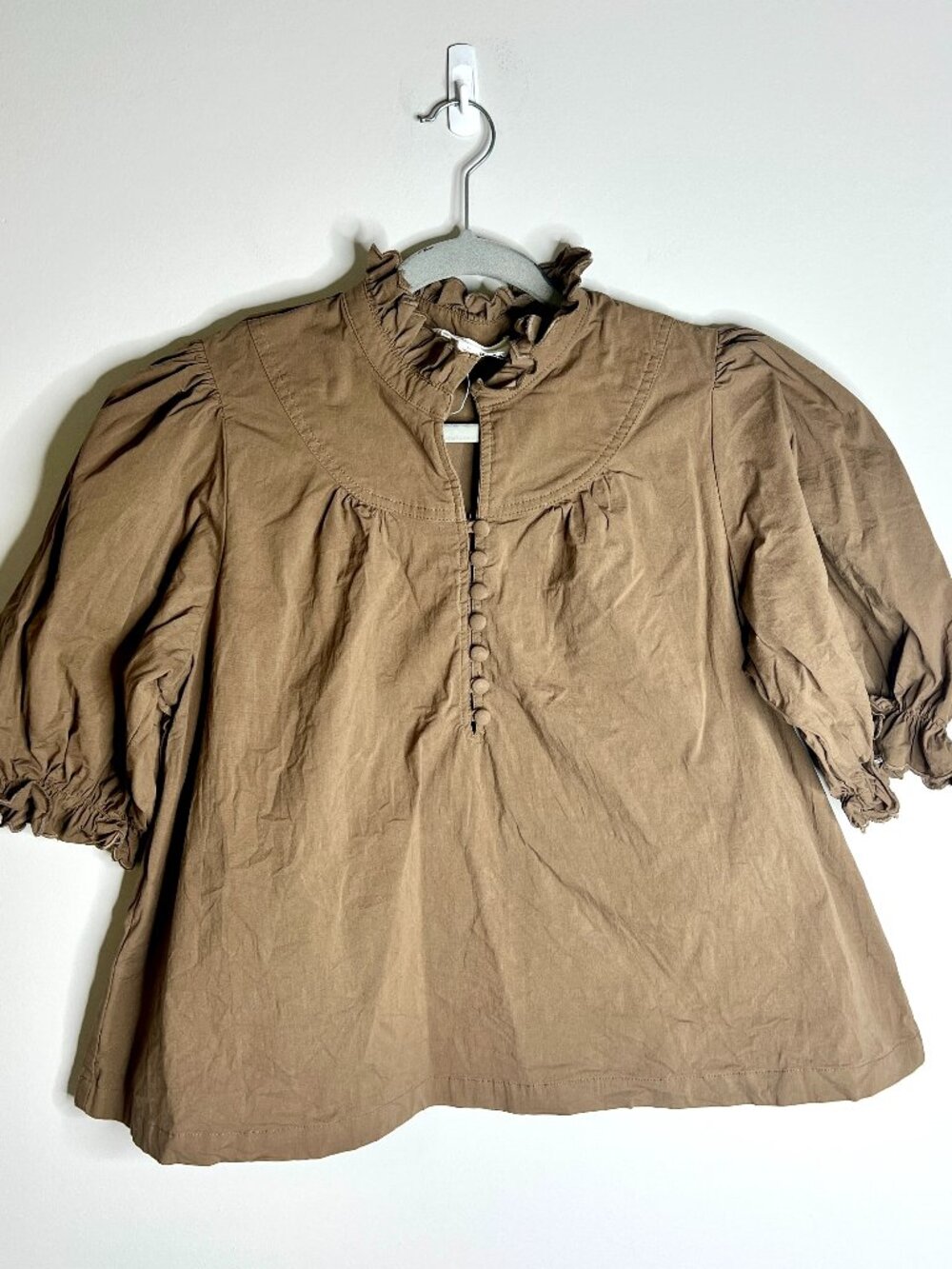 Pomander Place Chocolate Brown Ruffle Mock Neck Victorian Puff Sleeve Top Sz L
